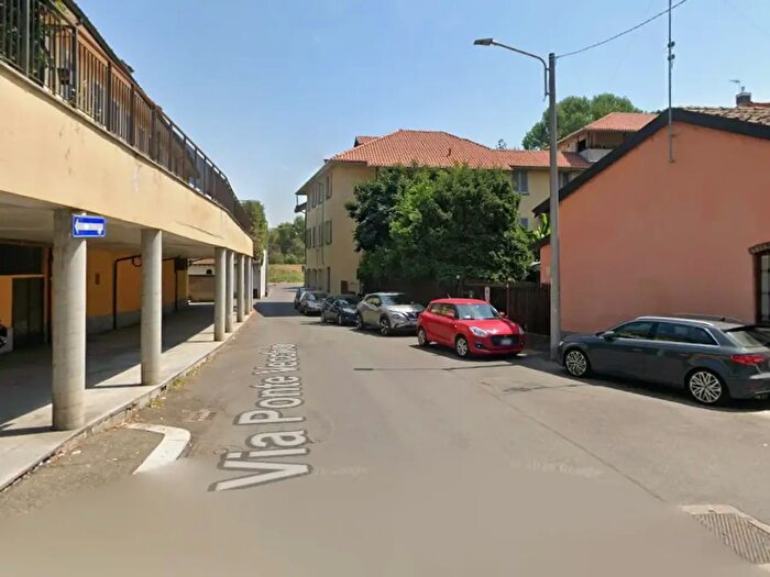 Appartamento trilocale in affitto in Via Ponte Vecchio, Pavia