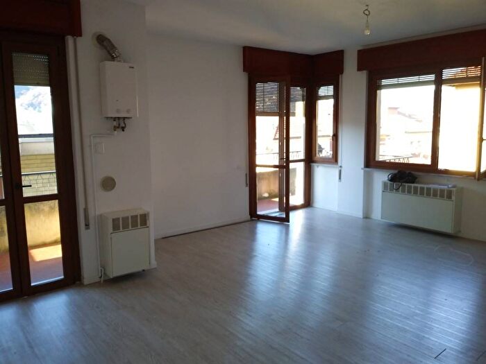 Appartamento trilocale in affitto in Via Giuseppe Gorio, Valduce Crispi, Como
