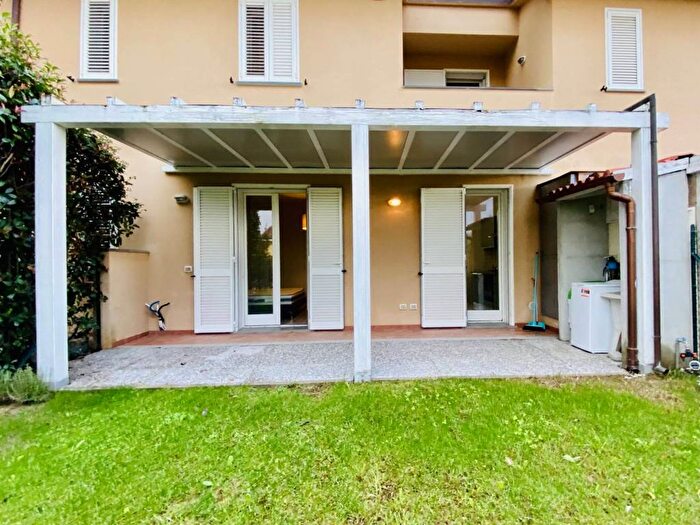 Appartamento trilocale in affitto in Via Gino Custer De Nobili, San Concordio, Lucca