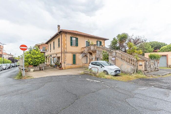 Appartamento trilocale in vendita in Piazza Palmiro Togliatti, Marino