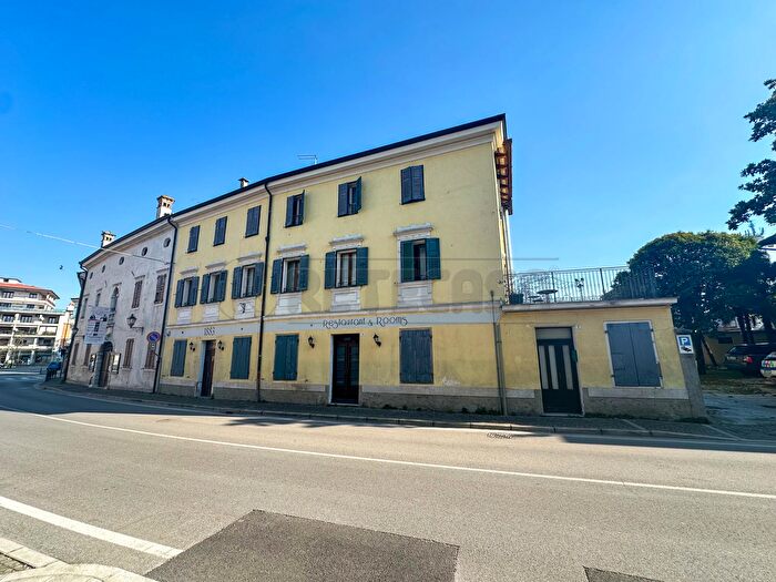 Casa con 15 locali in vendita in Via Mercato, Cervignano Del Friuli