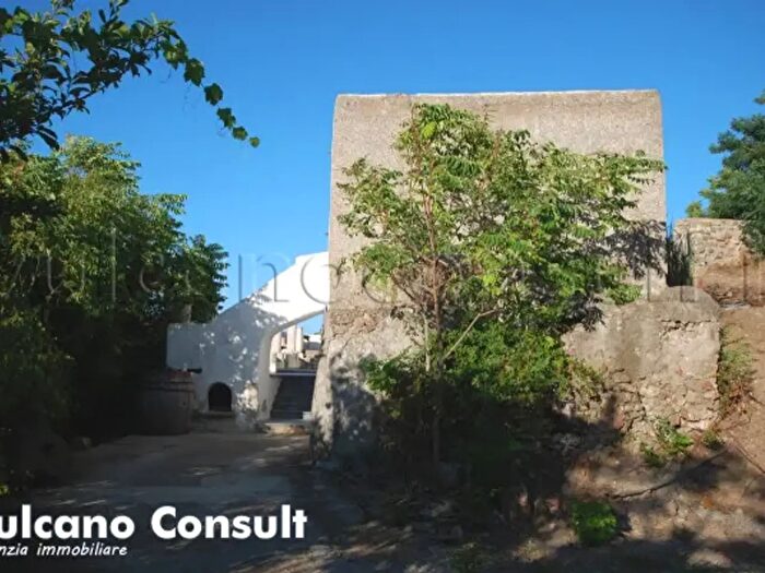 Casa con 6 locali in vendita in Contrada Monte, Lipari
