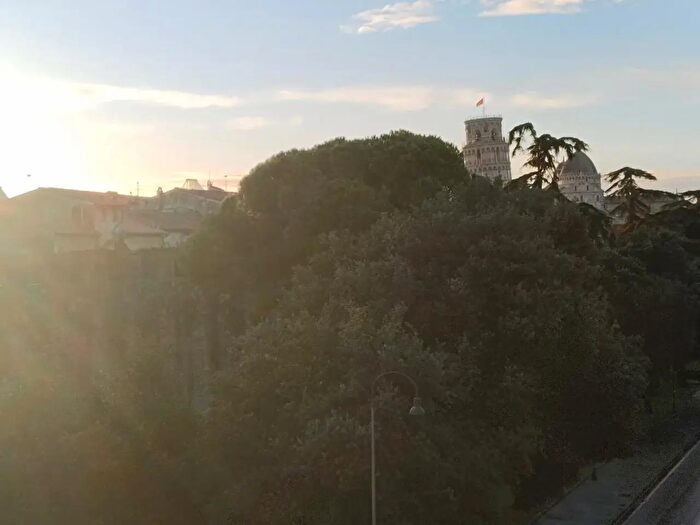 Appartamento trilocale in affitto in Pisa