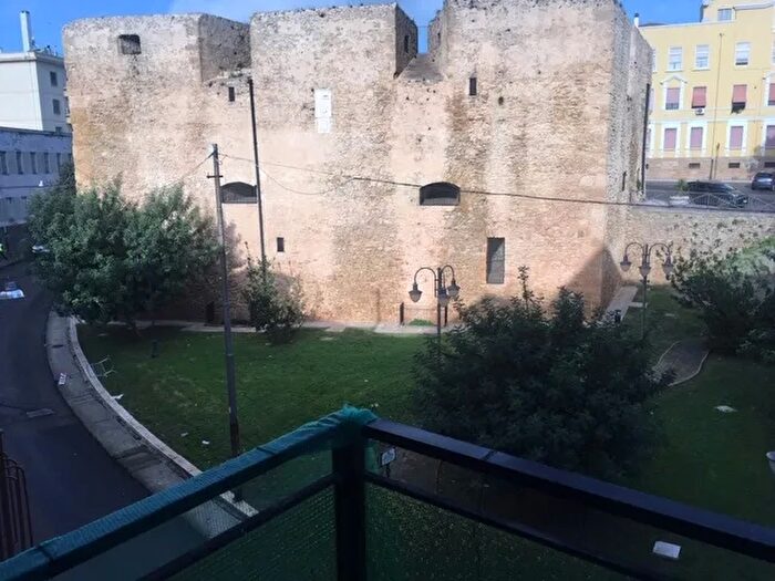 Appartamento quadrilocale in vendita in Via Bastioni S Giacomo, Brindisi