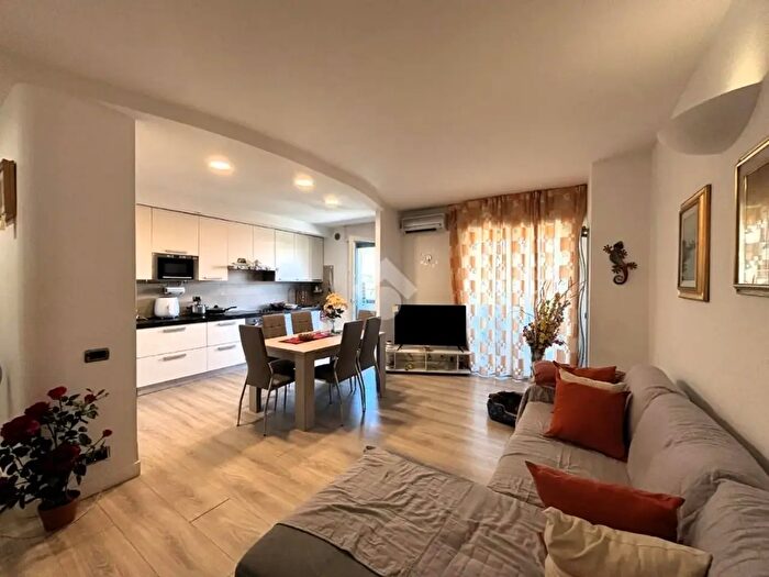 Appartamento trilocale in vendita in Via Guido Franco, Cadoneghe