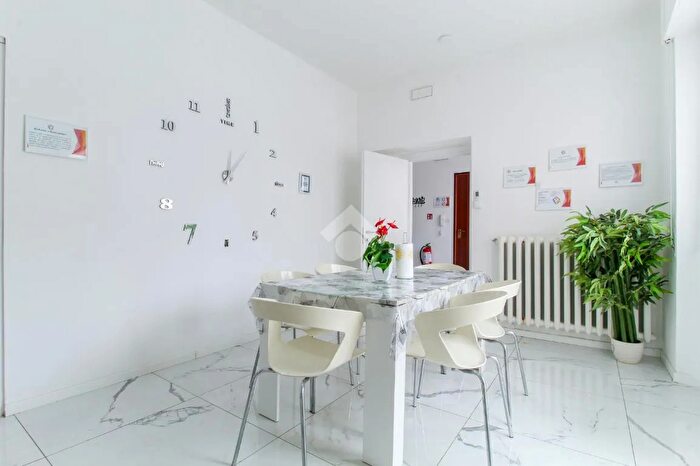 Appartamento quadrilocale in vendita in Viale Piave, Reggio Emilia