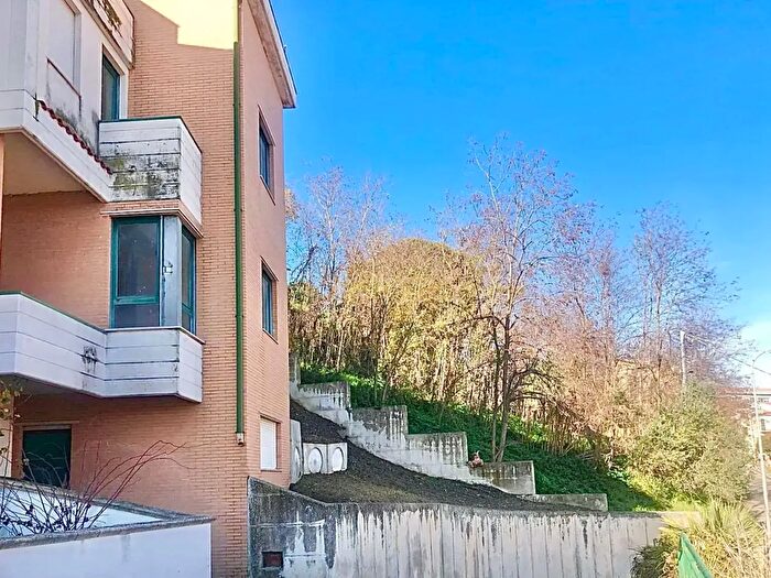 Casa con 9 locali in vendita in Guglionesi