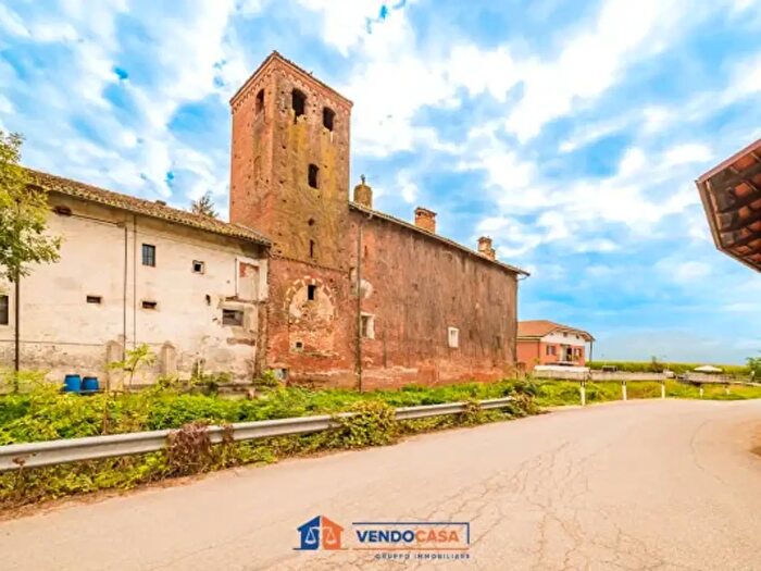 Casa con 6 locali in vendita in Frazione Cantogno, Villafranca Piemonte