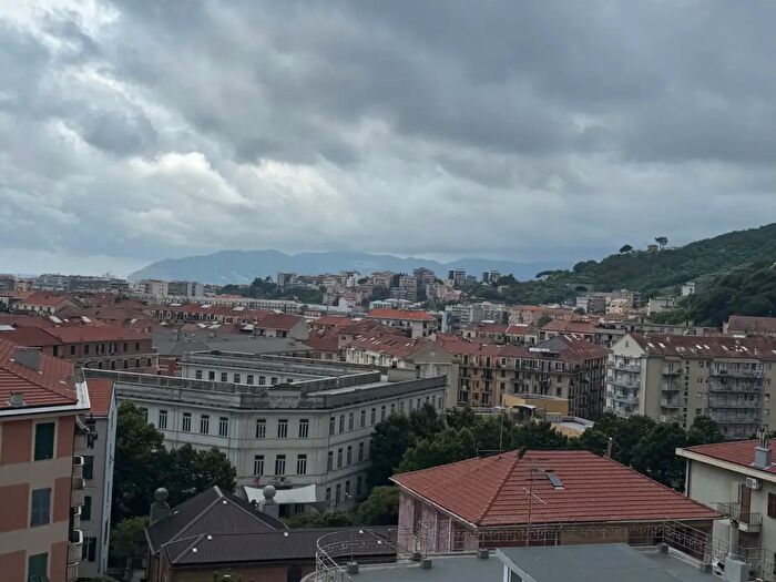 Appartamento trilocale in vendita in Via Privata Istria, Savona