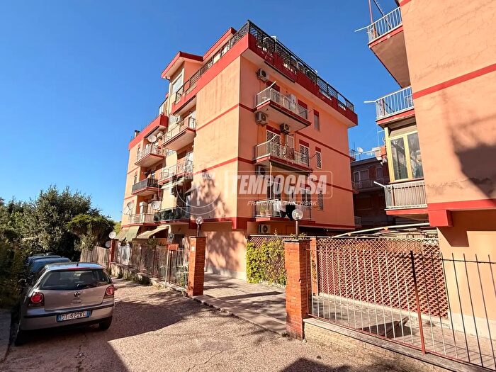 Appartamento trilocale in vendita in Via Angelo Maria Bandini, Roma