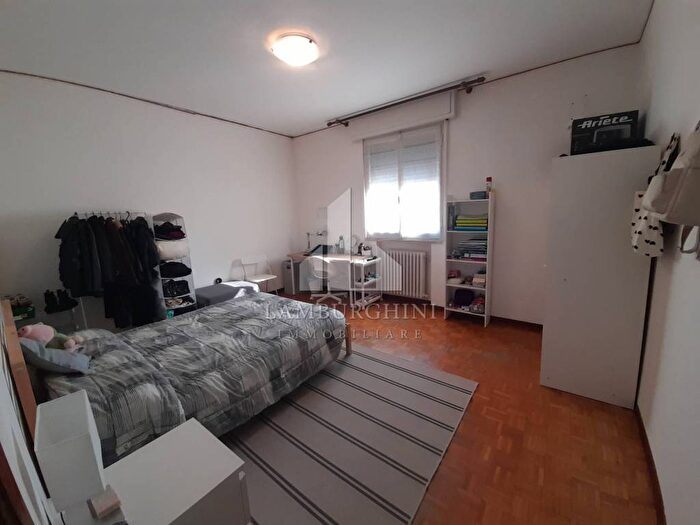 Appartamento quadrilocale in affitto in Via Argine Ducale, Foro Boario, Ferrara