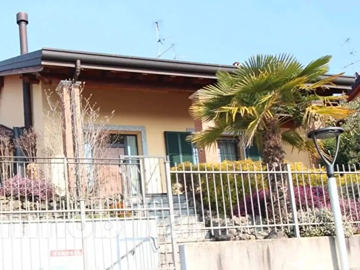 Casa quadrilocale in vendita in Via Belvedere, Vigano