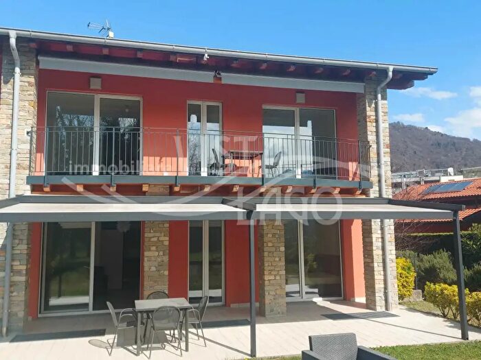 Appartamento trilocale in vendita in Via alla Poncia Snc, Gravedona ed Uniti