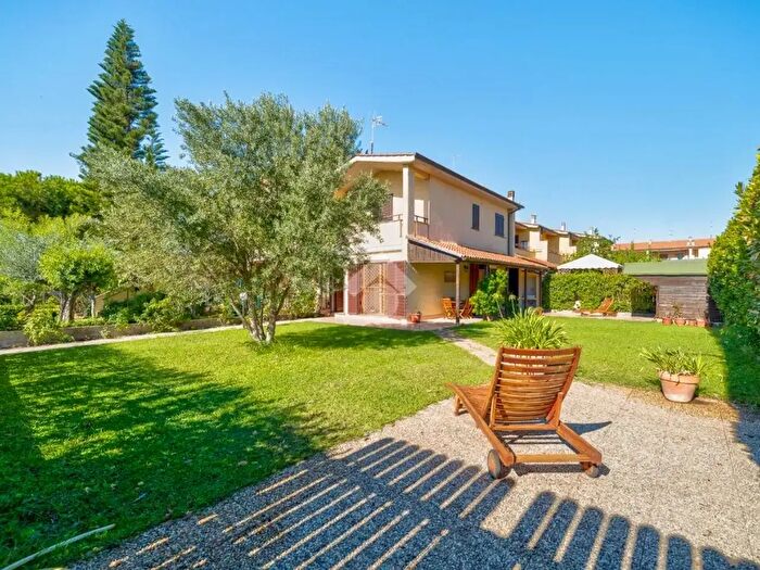 Casa quadrilocale in vendita in Via Oceano Atlantico, Santa Marinella