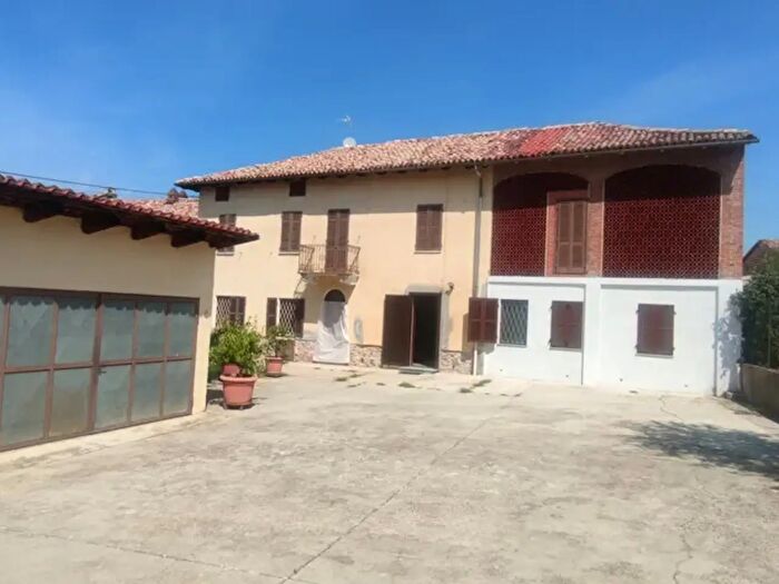 Casa con 9 locali in vendita in Via Crivelli, Alfiano Natta