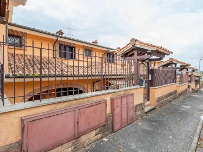 Casa con 5 locali in vendita in Via Pietro Vannucci, Guidonia Montecelio