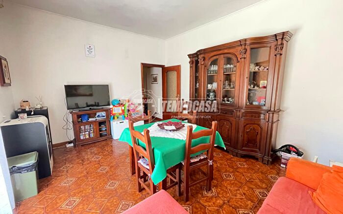 Appartamento trilocale in vendita in Via Mezzoldo, Roma