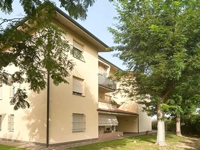 Appartamento trilocale in vendita in Via Costa Andrea, Molinella
