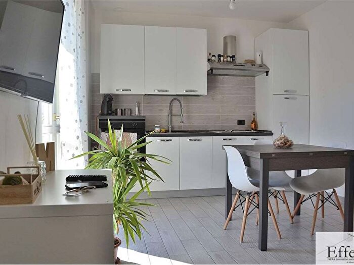 Appartamento bilocale in affitto in Via Vittorio Veneto, Travedona Monate, TravedonaMonate