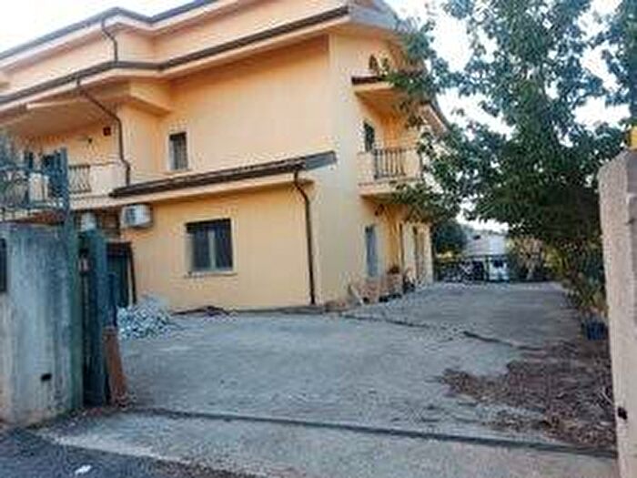 Appartamento bilocale in affitto in Via Malvitani, Marano Marchesato