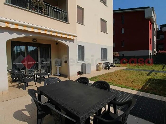 Appartamento trilocale in vendita in Via Pietro Nenni, Pozzo DAdda