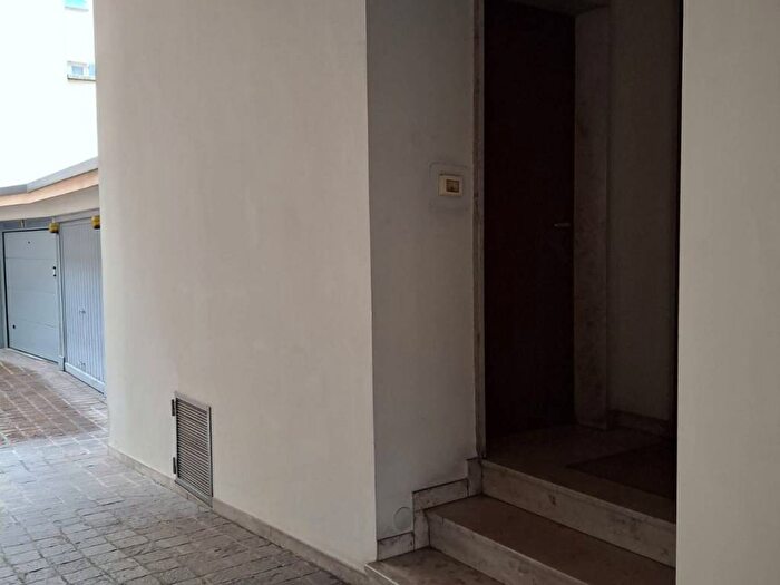 Appartamento monolocale in affitto in Via Vincenzo Bellini, Centro Storico, Como