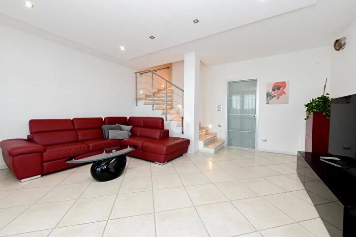 Appartamento quadrilocale in vendita in Desenzano Del Garda