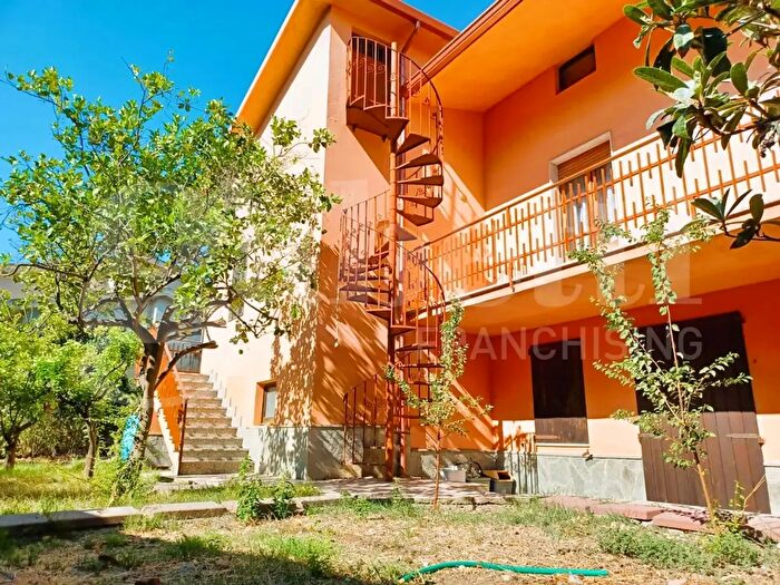 Casa con 7 locali in vendita in Via Verdi, Sarroch