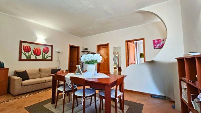 Appartamento con 6 locali in vendita in Via Giacomo Caputo, Galatone