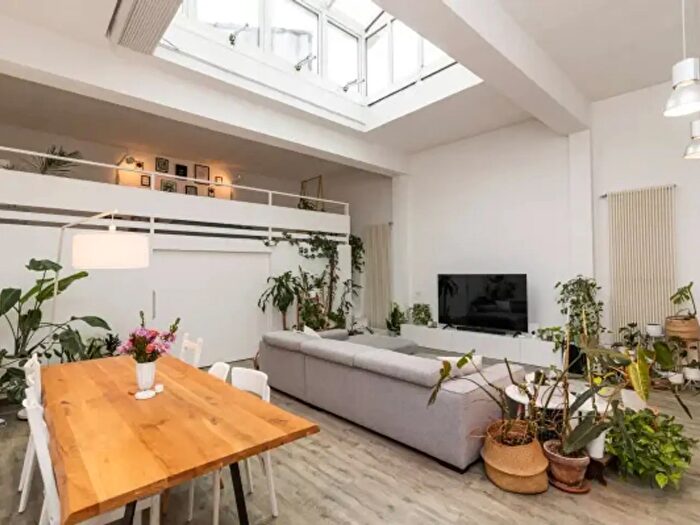 Appartamento trilocale in vendita in Via Benaco, Milano