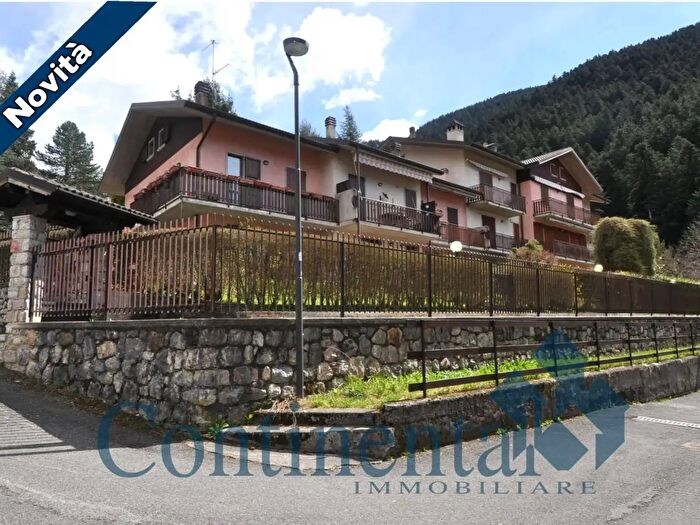 Appartamento quadrilocale in vendita in Via Santa Lucia, Piazzatorre