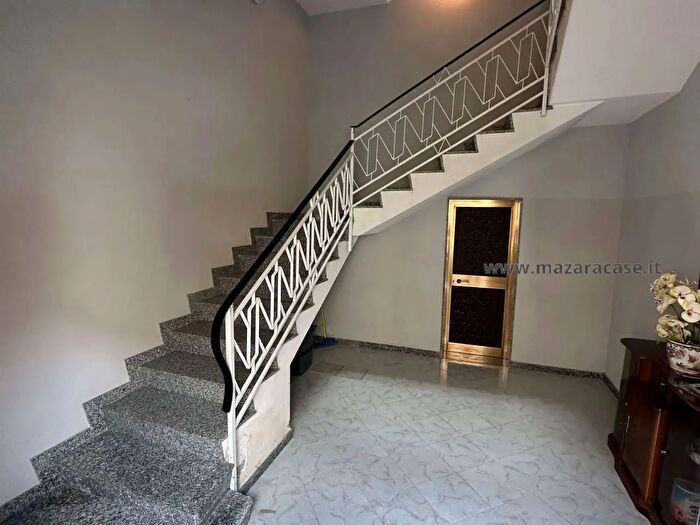 Appartamento con 7 locali in vendita in Via Calatafimi, Mazara Del Vallo