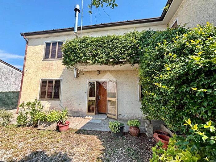 Casa con 5 locali in vendita in Via Castellana, Riese Pio X