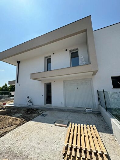 Casa quadrilocale in vendita in Via Guareschi, Monselice