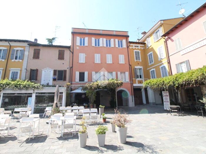 Appartamento trilocale in affitto in Piazza leoni, Torrechiara, Langhirano