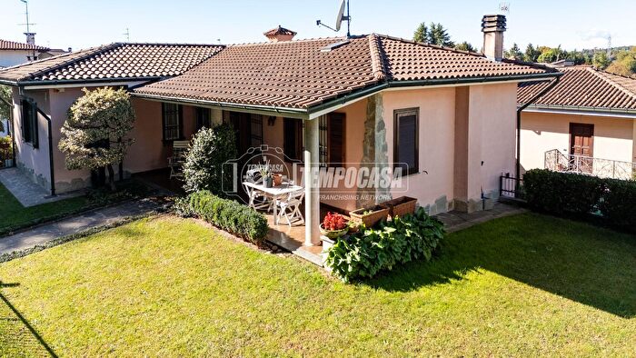 Casa quadrilocale in vendita in Via Galileo Galilei, Briosco