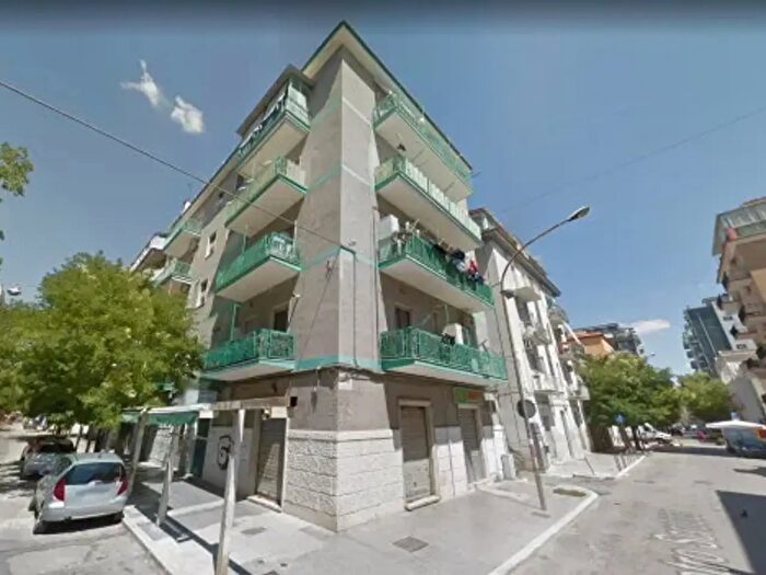 Appartamento trilocale in affitto in Via Giuseppe Rosati, Foggia