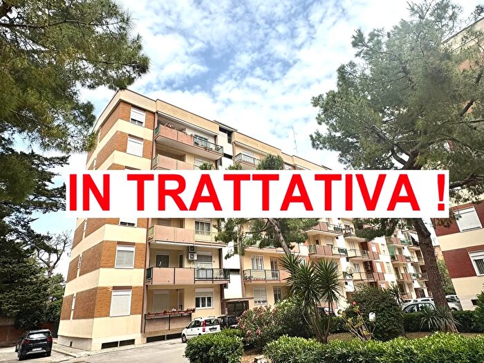 Appartamento trilocale in vendita in Via Magna Grecia, Bari