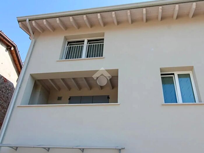 Appartamento trilocale in vendita in Via Palazzo, Ghedi