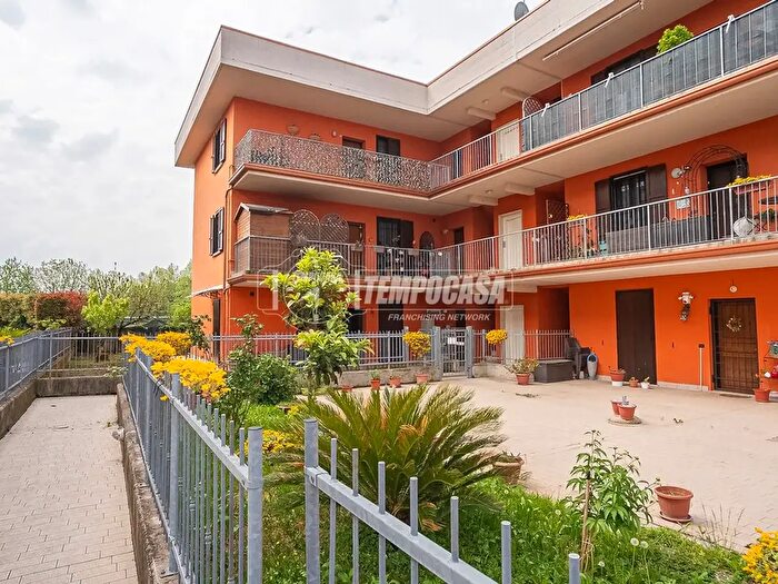 Appartamento trilocale in vendita in Via Ettore Norsa, Montichiari