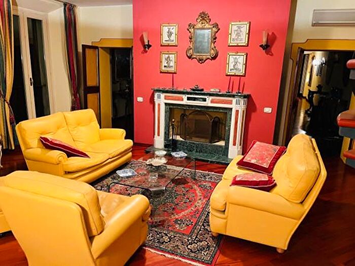 Appartamento con 6 locali in vendita in Fano