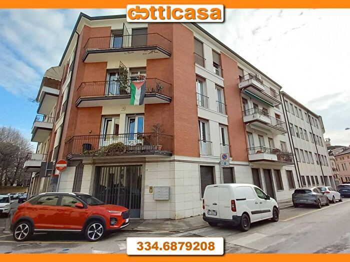 Appartamento trilocale in affitto in Contra Mure Pallamaio, Centro Storico, Vicenza