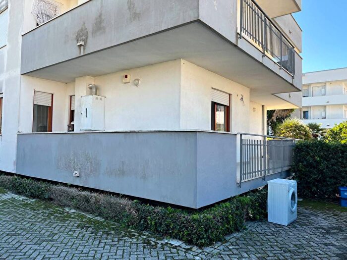 Appartamento trilocale in affitto in Via Giovanni Tarcagnota, Centro, Minturno