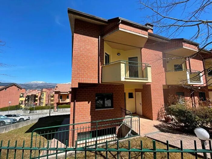 Casa con 6 locali in vendita in Via dei Tigli, L'Aquila