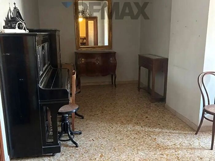 Appartamento con 6 locali in vendita in Via Marchese di Villabianca, Palermo