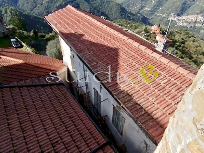 Appartamento con 5 locali in vendita in Via Garibaldi, Perinaldo