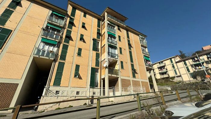 Appartamento con 5 locali in vendita in Via Cravasco, Genova