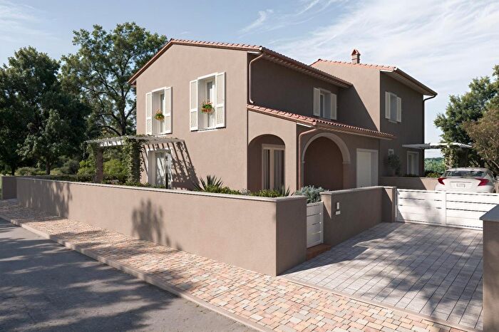 Casa con 6 locali in vendita in Pontedera