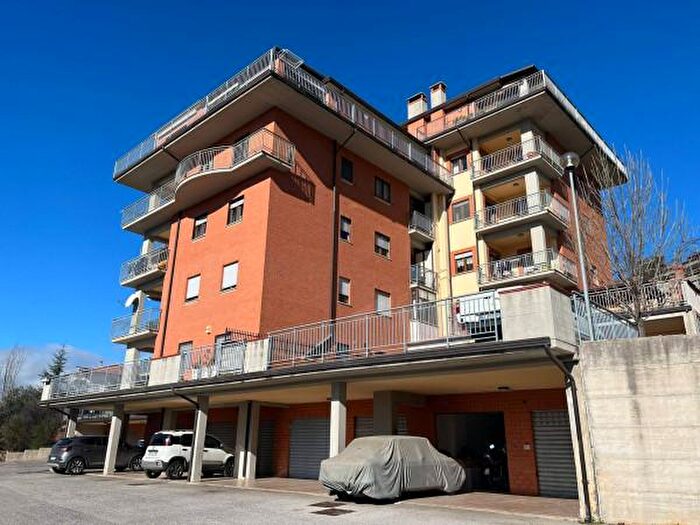 Appartamento con 5 locali in vendita in Via Roma, Tito