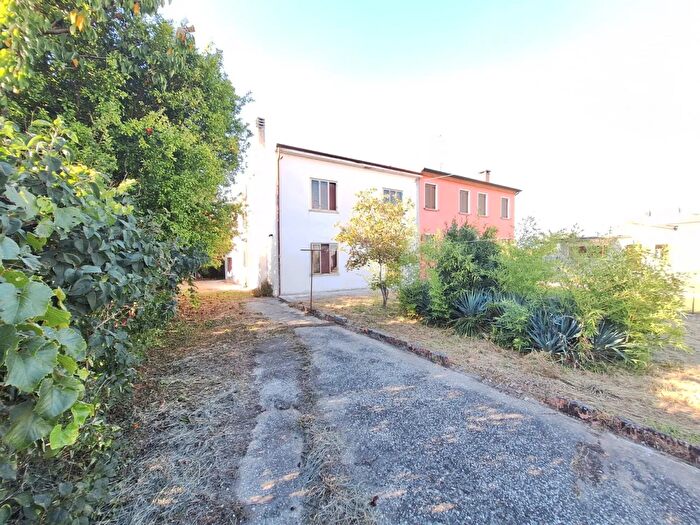 Casa quadrilocale in vendita in Via San Marco, Rovigo